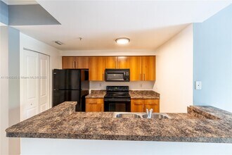 6020 W Sample Rd in Coral Springs, FL - Building Photo - Building Photo