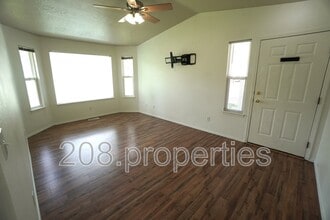 46 3rd St in Middleton, ID - Building Photo - Building Photo