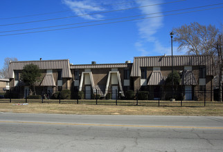 Windsong Apartments in Tulsa, OK - Building Photo - Building Photo