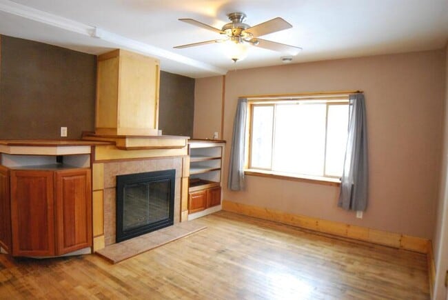 655 36th St NE in Cedar Rapids, IA - Building Photo - Building Photo