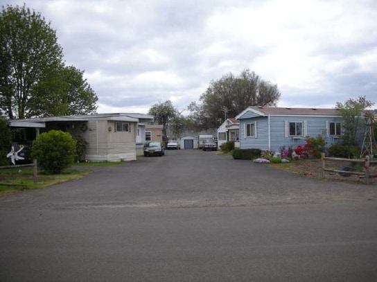 94582 Toftdahl Ln in Junction City, OR - Building Photo