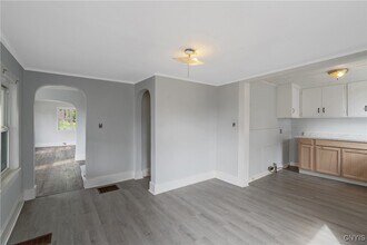 148 W Cayuga St in Oswego, NY - Building Photo - Building Photo