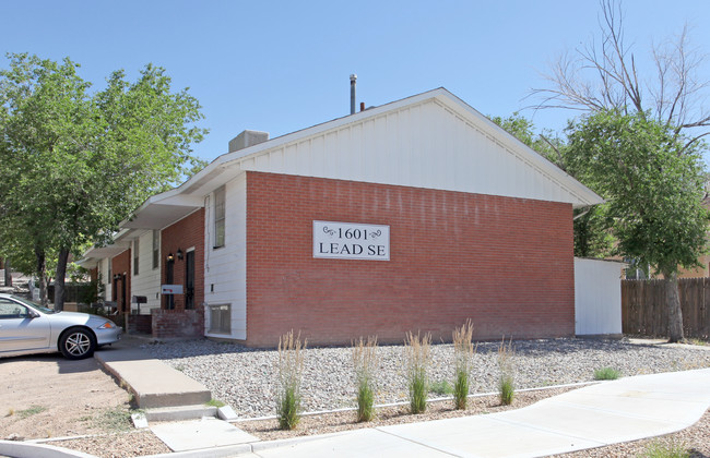 1601 Lead Ave SE in Albuquerque, NM - Building Photo - Building Photo