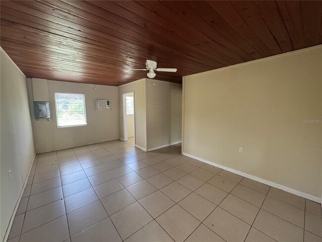 242 Cedar St in Englewood, FL - Building Photo - Building Photo