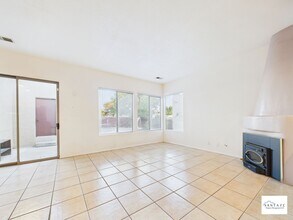 4049 Los Milagros Ave in Santa Fe, NM - Foto de edificio - Building Photo