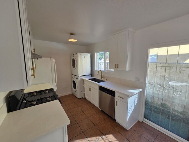 2333 Birkdale St in Los Angeles, CA - Building Photo - Building Photo