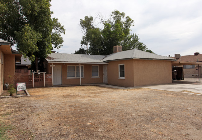 2001 Lester St in Bakersfield, CA - Foto de edificio - Building Photo