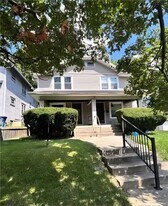 21 W Beechwood Ave in Dayton, OH - Building Photo