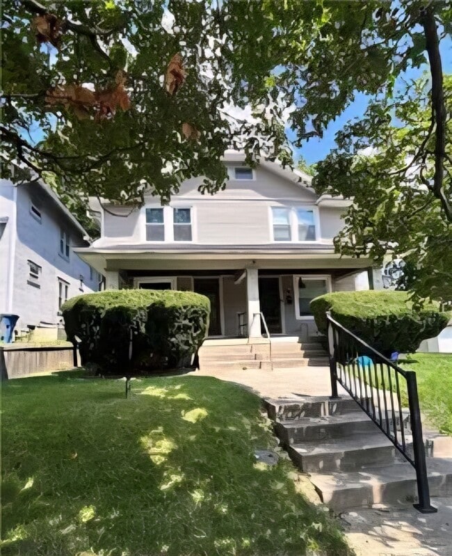 property at 21 W Beechwood Ave