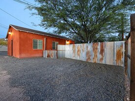 1615 N Santa Rita Ave in Tucson, AZ - Building Photo
