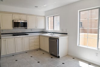 12613 El Camino Real in San Diego, CA - Building Photo - Building Photo