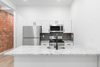 2819 W Oxford St in Philadelphia, PA - Building Photo - Building Photo