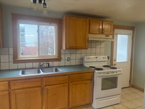 530 High St, Unit 2 in Ionia, MI - Building Photo - Building Photo