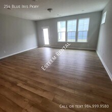 254 Blue Iris Pkwy in Clayton, NC - Building Photo - Building Photo