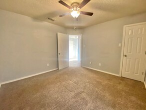 10706 Detroit Ave in Lubbock, TX - Building Photo - Building Photo