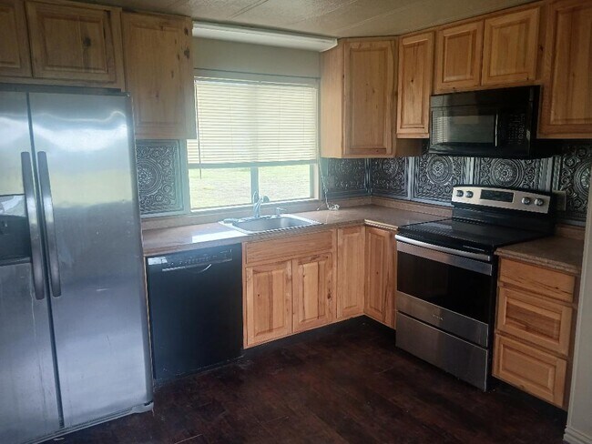 5427 Arrowhead Dr in Granbury, TX - Building Photo - Building Photo