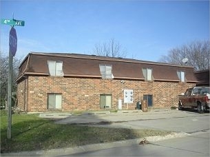 2040 4th Ave in Marion, IA - Foto de edificio