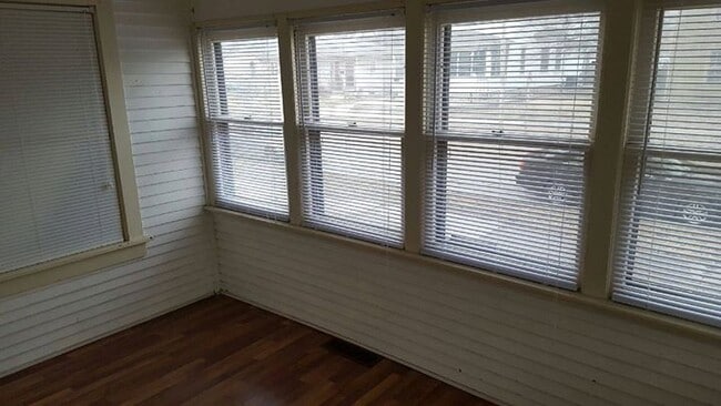 729 Dawson St in Waterloo, IA - Building Photo - Building Photo