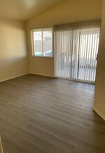 1757 Lightcap St in Lancaster, CA - Building Photo - Building Photo