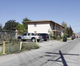 North Hollywood Apartments in North Hollywood, CA - Foto de edificio - Building Photo