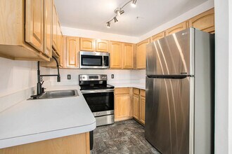 1947 Lindsay Ln in Ann Arbor, MI - Building Photo - Building Photo