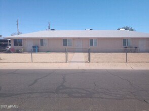 410 E Peppertree Ave in Apache Junction, AZ - Building Photo - Building Photo