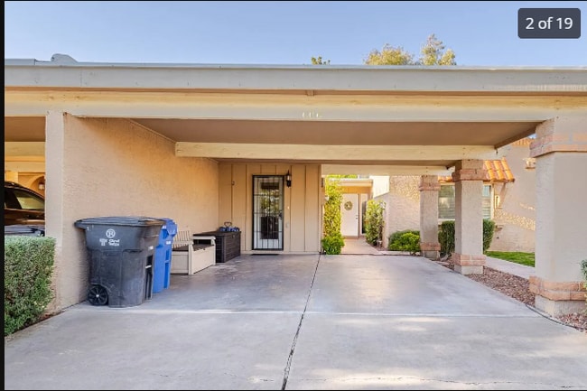 property at 606 E Colgate Dr
