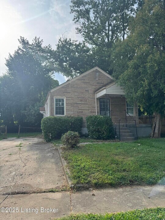 104 N 45th St in Louisville, KY - Building Photo