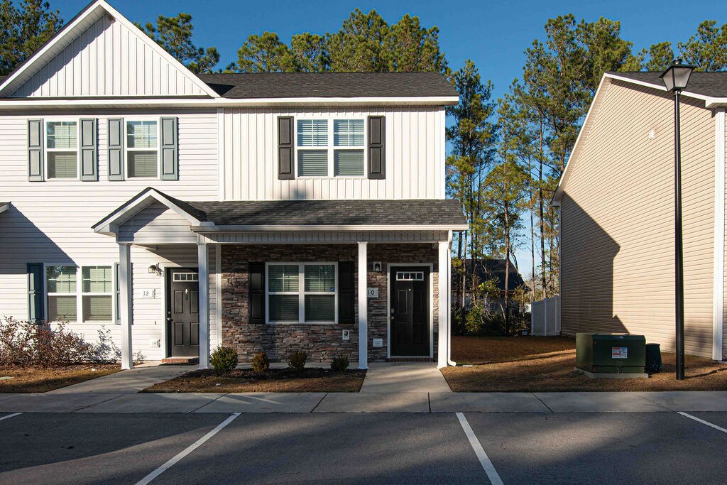 10 Jaydn Dr W in Jacksonville, NC - Building Photo