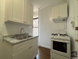 YORK AVENUE, Unit 3F in New York, NY - Building Photo