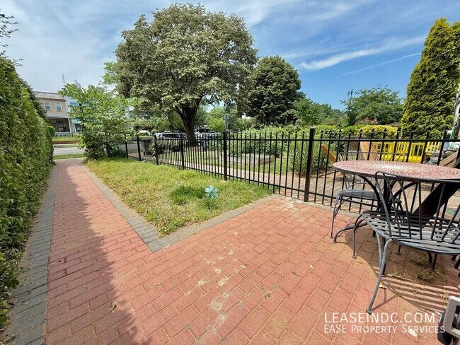 1518 Massachusetts Ave SE in Washington, DC - Building Photo - Building Photo