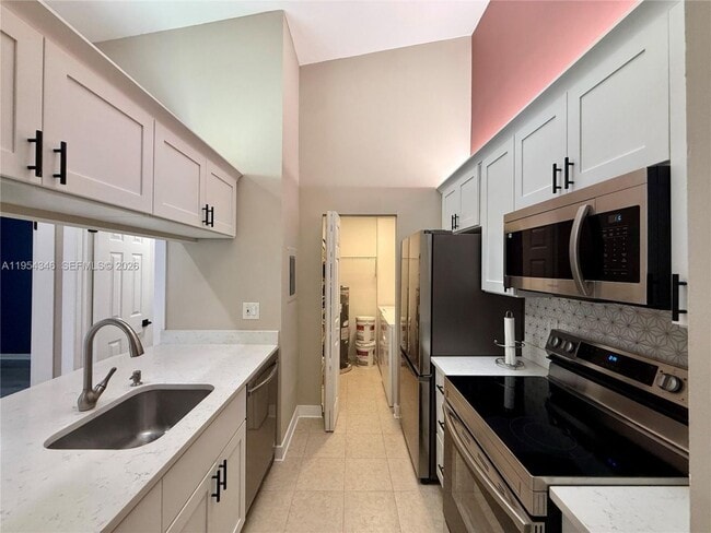 2550 N Nob Hill Rd, Unit 25 in Sunrise, FL - Foto de edificio - Building Photo