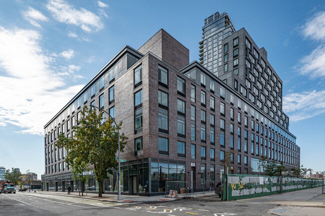 29 West St in Brooklyn, NY - Foto de edificio - Building Photo