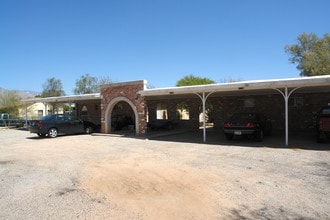 2136-2144 N Bell Ave in Tucson, AZ - Foto de edificio - Building Photo