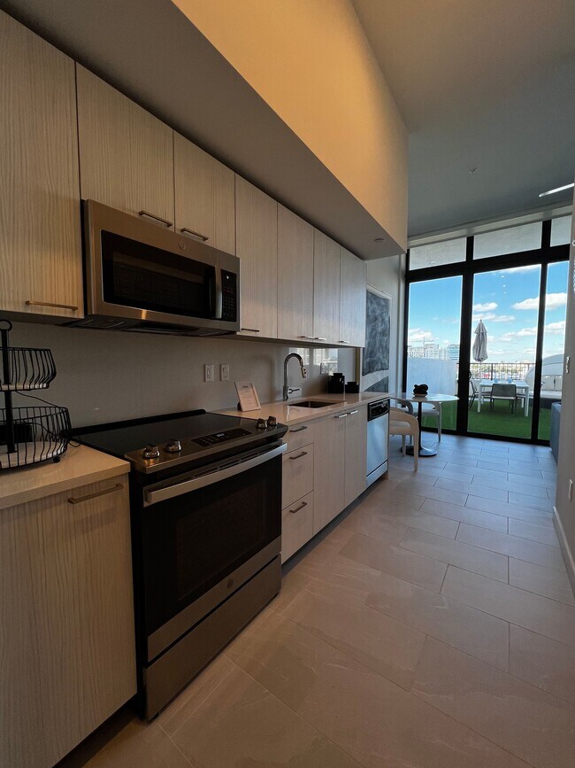 79 NW 31st St, Unit B21 in Miami, FL - Foto de edificio - Building Photo