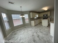 2068 Lake Forest Dr photo'