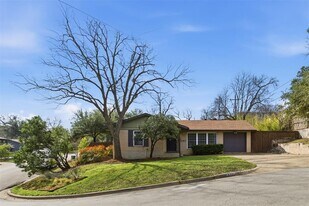 2402 Little John Ln in Austin, TX - Building Photo