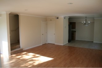 267 W Ash Ave in Burbank, CA - Building Photo - Other