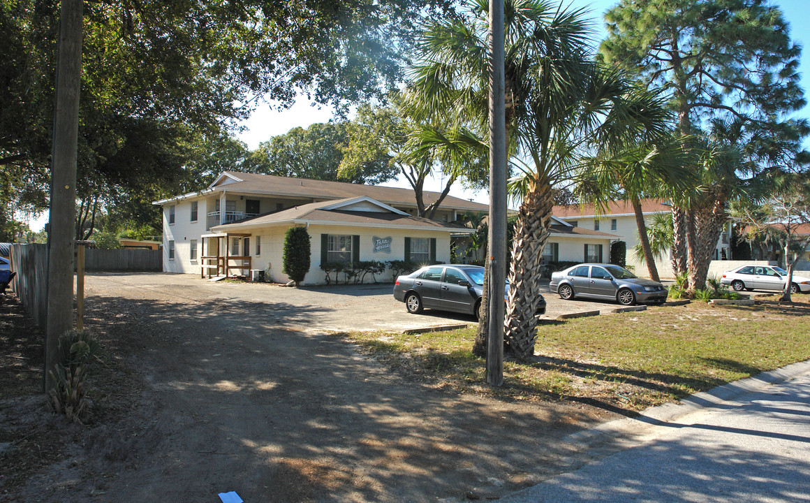 424 75th Ave N in St. Petersburg, FL - Building Photo