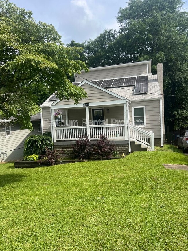 2706 White Oak Dr