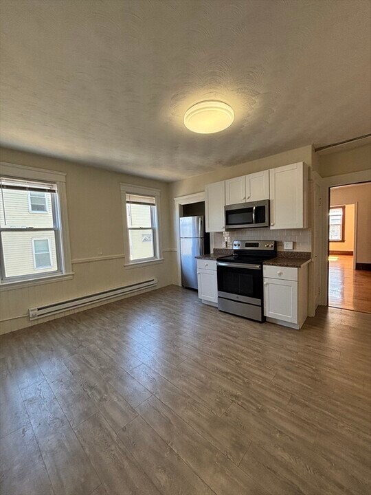 95 Courtland St-Unit -2 in Worcester, MA - Building Photo