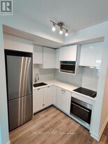 195 Redpath Ave, Unit 814 in Toronto, ON - Building Photo