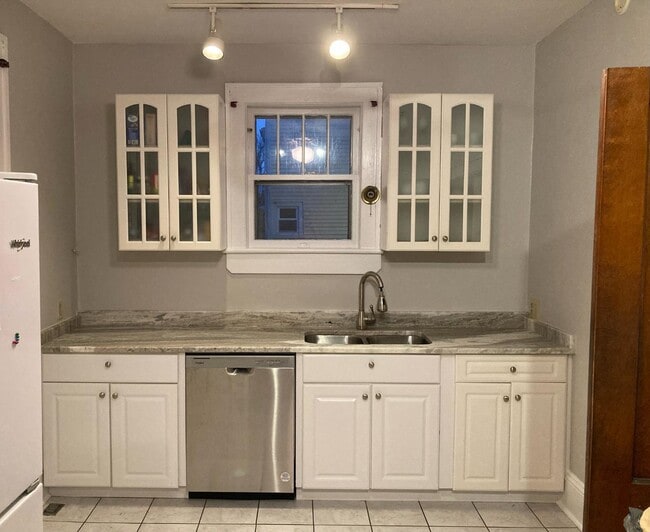 property at 1910 Oxford Ave SW