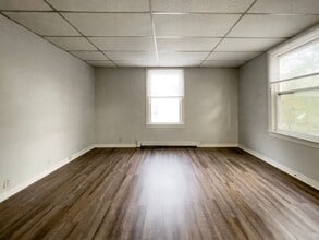 805 W University Ave in Muncie, IN - Foto de edificio - Building Photo