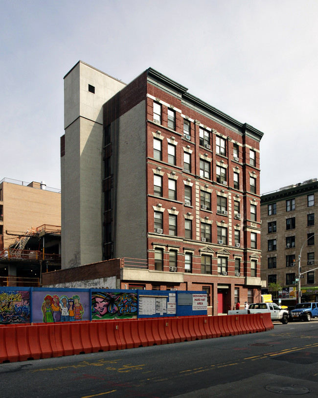 107 Avenue D in New York, NY - Foto de edificio - Building Photo