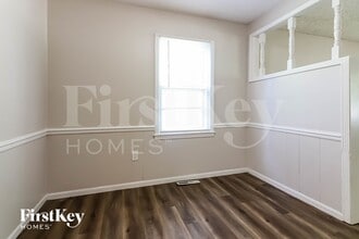 607 NE Short St in Lee's Summit, MO - Building Photo - Building Photo