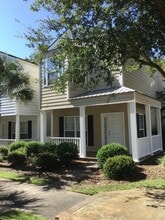 408 Bradwell St in Hinesville, GA - Building Photo - Building Photo