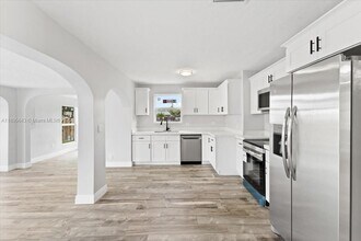 4131 NW 13th Ave in Fort Lauderdale, FL - Building Photo - Building Photo