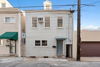 1823 Harcum Wy in Pittsburgh, PA - Building Photo - Building Photo