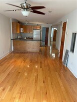 132 Battery Ave in Brooklyn, NY - Building Photo